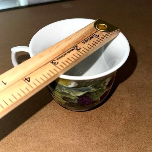 Vintage Bone China Teacup With Floral & Berry Design - Picture 5 of 6